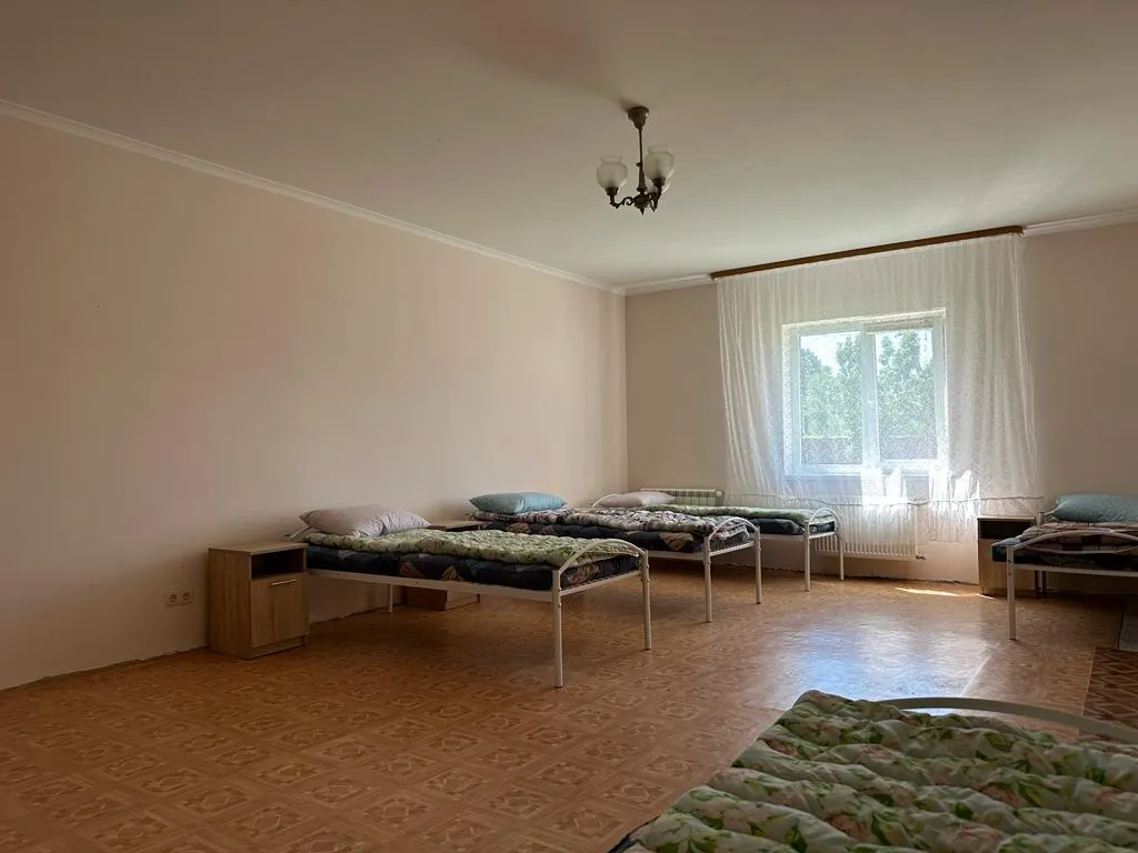 спальна кімната в будинку престарілих у Хмельницькому